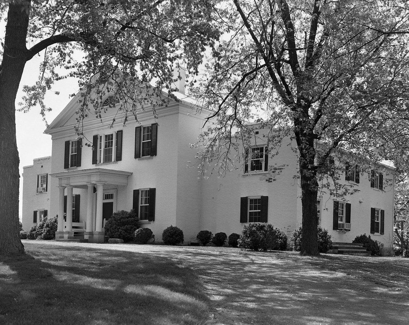 HRwithoutsideporch